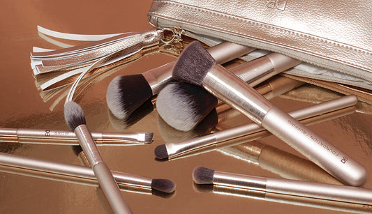 How to Clean Your Makeup Brushes Properly | DB Cosmetics | 01