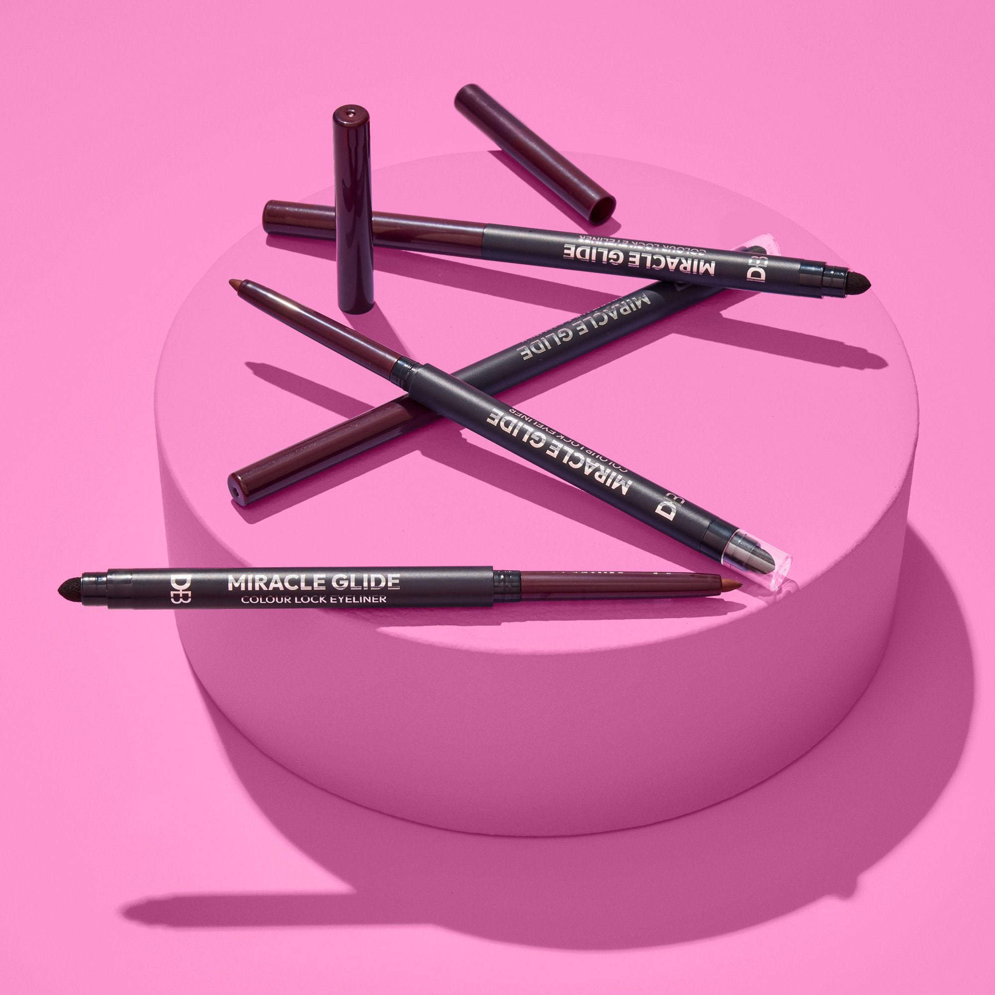 Miracle Glide Colour Lock Eyeliner | DB Cosmetics | Lifestyle 04