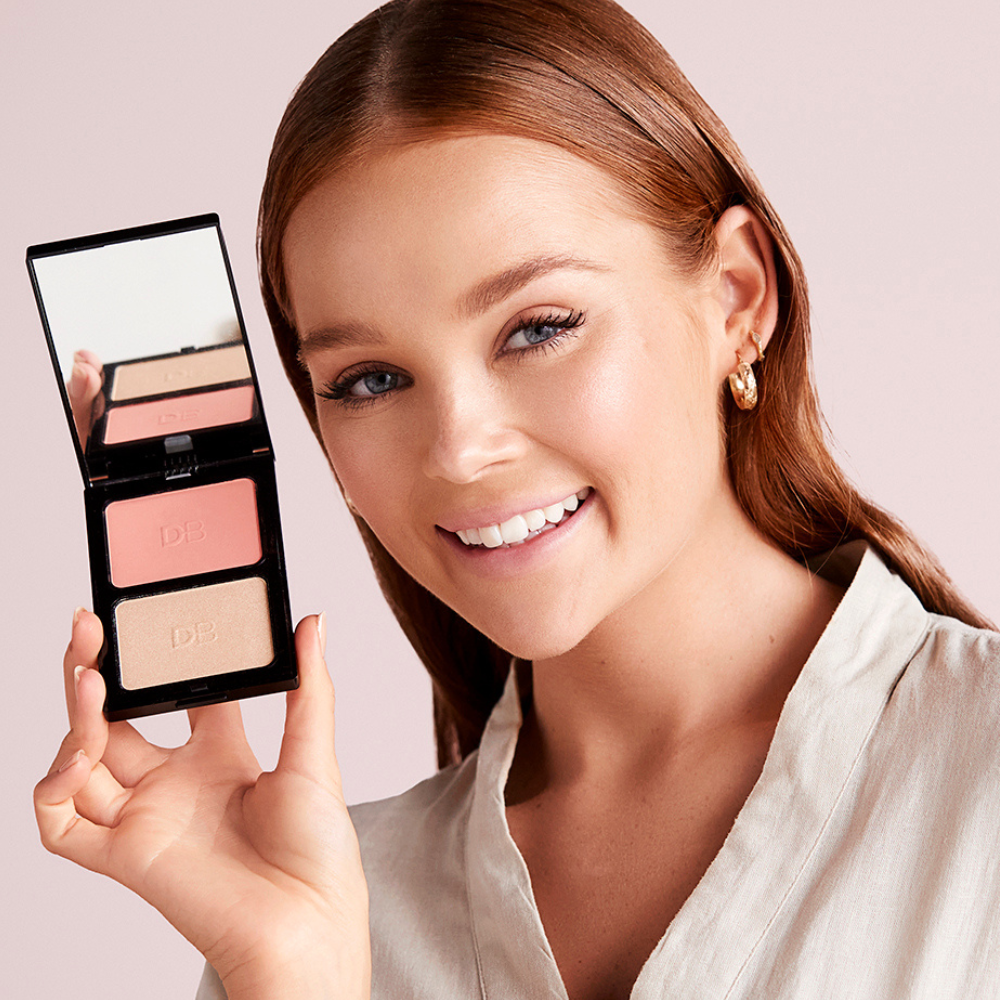 Brilliant Skin Blush & Illuminator Duo Model | DB Cosmetics