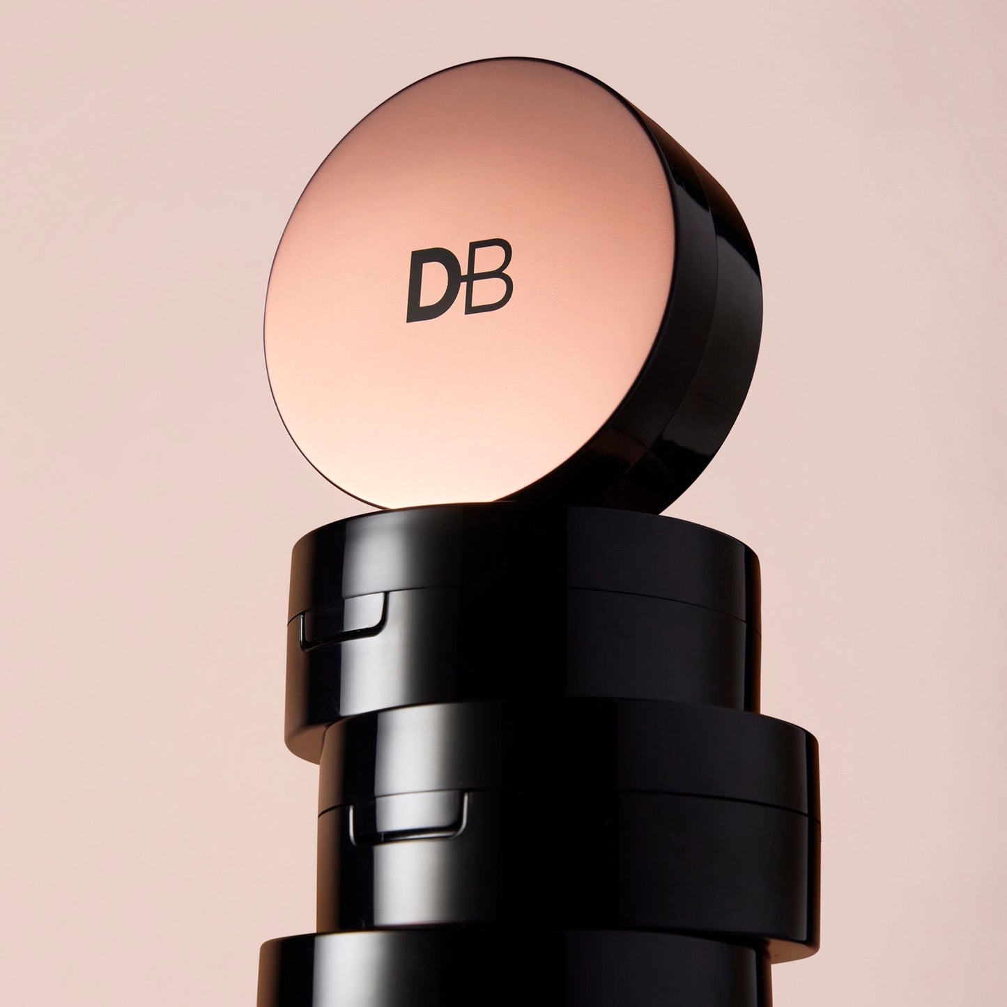 Natural Ground Mineral Foundation | DB Cosmetics | Lifestyle 02